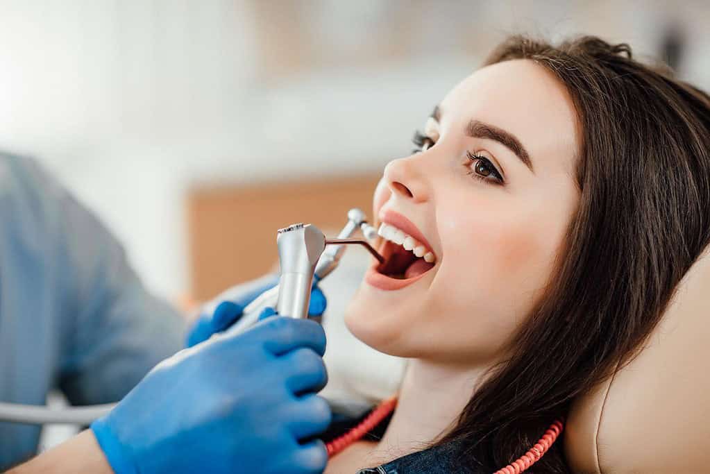 la migliore clinica per impianti dentali in Albania
