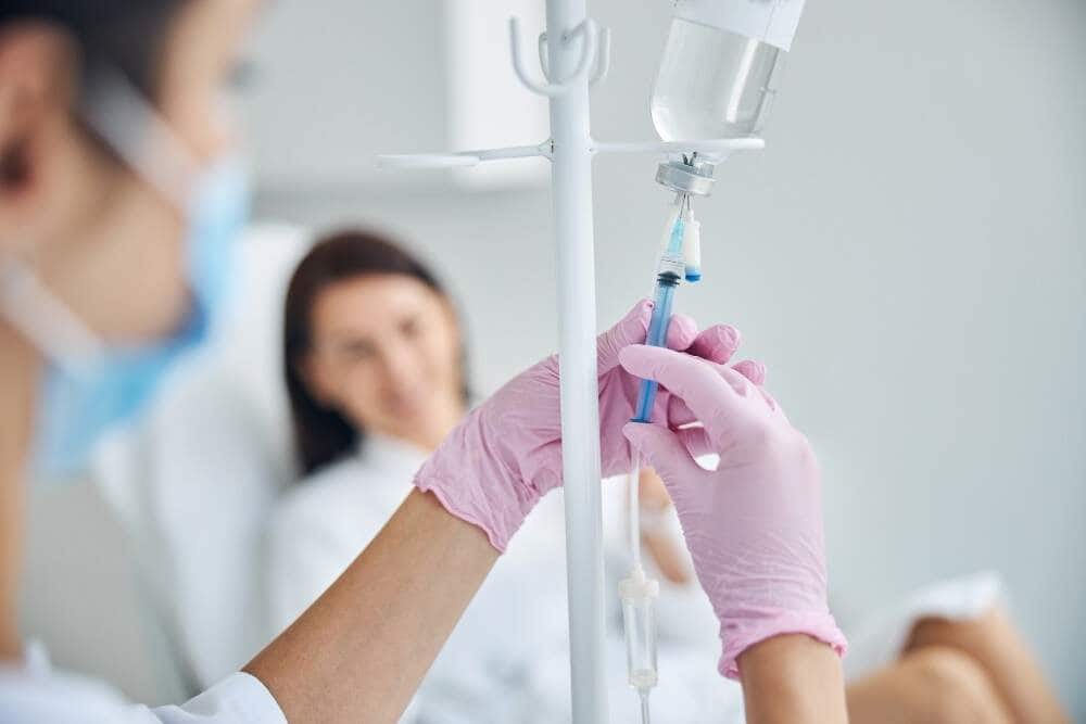 Immagine che illustra la sedazione endovenosa in odontoiatria.