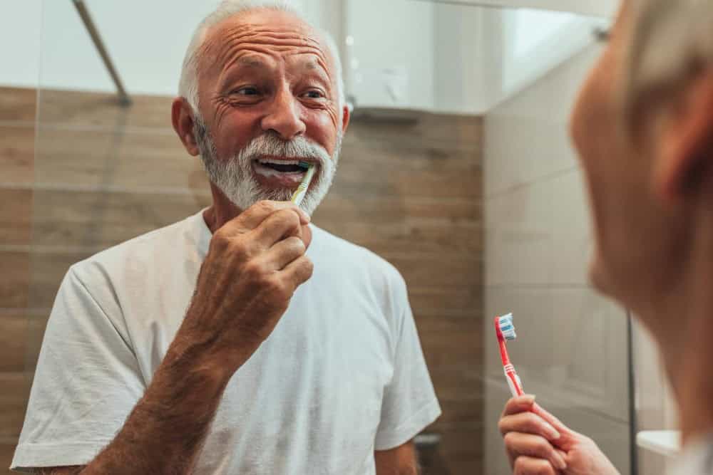 Sostituzione dentale conveniente con All-on-6 in Albania